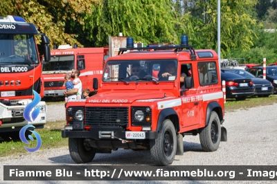 Land Rover Defender 90
Vigili del Fuoco
Comando Provinciale di Bologna
Distaccamento Volontario di San Pietro in Casale
Fornitura Regione Emilia Romagna
VF 22045
Parole chiave: Land-Rover Defender_90 VF22