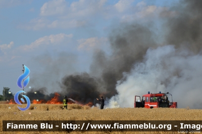 Land Rover Defender 130
Vigili del Fuoco
Comando Provinciale di Ferrara
Distaccamento Permanente di Codigoro (FE)
Prima fornitura regione Emilia Romagna
VF 22070
Parole chiave: Land-Rover Defender_130 VF22070 VF25481