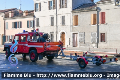 Land Rover Defender 130
Vigili del Fuoco
Comando Provinciale di Ferrara
Distaccamento Permanente di Comacchio
Prima fornitura regione Emilia Romagna
VF 22090
Parole chiave: Land-Rover Defender_130 VF22090 Befana_2020