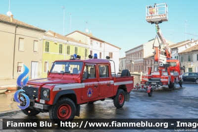 Land Rover Defender 130
Vigili del Fuoco
Comando Provinciale di Ferrara
Distaccamento Permanente di Comacchio
Prima fornitura regione Emilia Romagna
VF 22090
Parole chiave: Land-Rover Defender_130 VF22090 Befana_2020