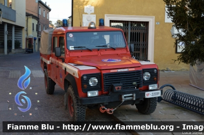 Land Rover Defender 130
Vigili del Fuoco
Comando Provinciale di Ferrara
Distaccamento Volontario di Bondeno
VF 22091
Parole chiave: Land-Rover Defender_130 Befana_Vigili_del_Fuoco_2015