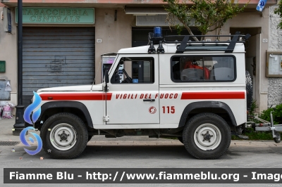 Land Rover Defender 90
Vigili del Fuoco
Comando Provinciale di Modena
Distaccamento Volontario di Finale Emilia
Fornitura Regione Emilia Romagna
VF 22504
Parole chiave: Land-Rover Defender_90 VF22504