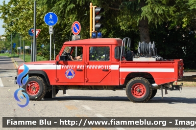 Land Rover Defender 130
Vigili del Fuoco
Comando Provinciale di Ravenna
VF 22507
Parole chiave: Land-Rover Defender_130 V22507