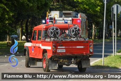 Land Rover Defender 130
Vigili del Fuoco
Comando Provinciale di Ravenna
VF 22507
Parole chiave: Land-Rover Defender_130 V22507