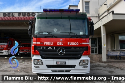 Mercedes-Benz Actros 1841 II serie
Vigili del Fuoco
Comando Provinciale di Forlì-Cesena
Distaccamento Permanente di Cesena
AutoPompaSerbatoio allestimento Bai
Ricordizianata Fortini
VF 22629
Parole chiave: Mercedes-Benz Actros_1841_IIserie VF22629