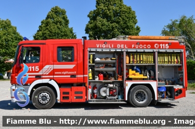 Mercedes-Benz Actros 1841 II serie
Vigili del Fuoco
Comando Provinciale di Reggio Emilia
Distaccamento Volontario di Luzzara
AutoPompaSerbatoio allestimento Bai
VF 22632
Parole chiave: Mercedes-Benz Actros_1841_IIserie VF22632