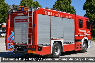 Mercedes-Benz Actros 1841 II serie
Vigili del Fuoco
Comando Provinciale di Reggio Emilia
Distaccamento Volontario di Luzzara
AutoPompaSerbatoio allestimento Bai
VF 22632
Parole chiave: Mercedes-Benz Actros_1841_IIserie VF22632