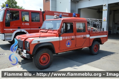 Land Rover Defender 130
Vigili del Fuoco
Comando Provinciale di Reggio Emilia
Distaccamento Permanente di Sant'Ilario d'Enza
Fornitura Regione Emilia Romagna
VF 22668
Parole chiave: Land-Rover Defender_130 VF22668