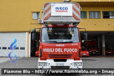 Iveco EuroFire 150E28 II serie
Vigili del Fuoco
Comando Provinciale di Modena
AutoScala da 30 metri allestimento Iveco-Magirus
VF 22939
Parole chiave: Iveco EuroFire_150E28_IIserie VF22939