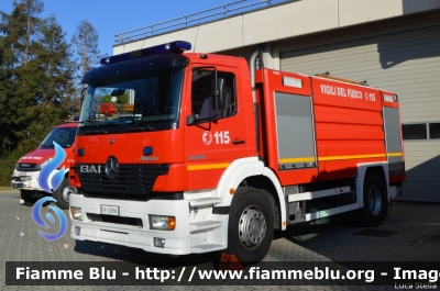 Mercedes-Benz Atego 1828 I serie
Vigili del Fuoco
Comando Provinciale di Forlì Cesena
AutoBottePompa allestimento BAI
VF 22994
Parole chiave: Mercedes-Benz Atego_1828_Iserie VF22994 SAnta_Barbara_2017