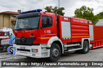 Mercedes-Benz Atego 1828 I serie
Vigili del Fuoco
Comando Provinciale di Forlì Cesena
AutoBottePompa allestimento BAI
VF 22994
Parole chiave: Mercedes-Benz Atego_1828_Iserie VF22994