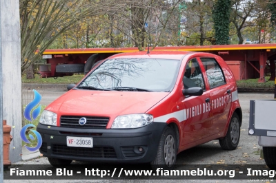 Fiat Punto III serie
Vigili del Fuoco
Comando Provinciale di Ravenna
VF 23058
Santa Barbara 2016 Ravenna
Parole chiave: Fiat Punto_IIIserie VF23058 Santa_Barbara_2016