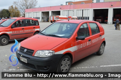 Fiat Punto III serie
Vigili del Fuoco
Comando Provinciale di Ravenna
VF 23058
Santa Barbara 2014 Ravenna
Parole chiave: Fiat Punto_IIIserie VF23058 Santa_Barbara_2014