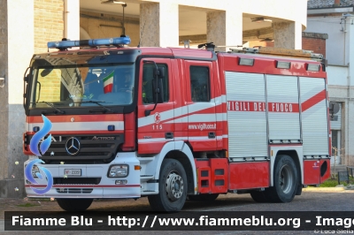 Mercedes-Benz Actros 1841 II serie
Vigili del Fuoco
Comando Provinciale di Ferrara
Distaccamento Permanente di Codigoro (FE)
AutoPompaSerbatoio allestimento Bai
Ricondizionata Fortini
VF 23351
Parole chiave: Mercedes-Benz Actros_1841_IIserie VF23351