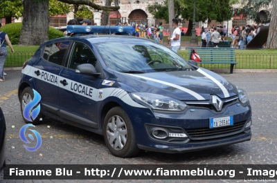 Renault Megane III serie restyle
Polizia Locale
Verona
Allestito Focaccia
POLIZIA LOCALE YA 233 AC
Parole chiave: Renault Megane_IIIserie_restyle POLIZIALOCALEYA233AC