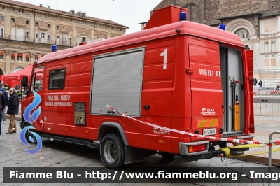 Mercedes Benz Vario 614D
Vigili del Fuoco
Comando Provinciale di Bologna
Nucleo USAR
VF 23640
Parole chiave: Mercedes Benz Vario 614D VF23460 Santa_Barbara_2023