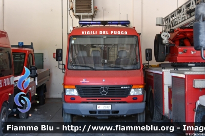 Mercedes-Benz Vario 814D
Vigili del Fuoco
Comando Provinciale di Ravenna
AutoFurgone/Unità di Crisi Locale
Allestimento BAI
VF 23281
Parole chiave: Mercedes-Benz Vario_814D VF23281