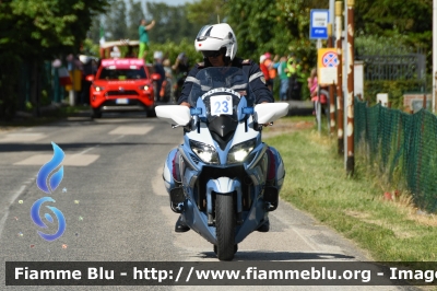 Yamaha FJR 1300 II serie
Polizia di Stato
Polizia Stradale
Allestimento Elevox
in scorta al Giro d'Italia 2024
Moto 23
Parole chiave: Yamaha FJR_1300_IIserie Giro_D_Italia_2024