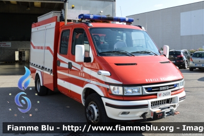 Iveco Daily III serie
Vigili del Fuoco
Comando Provinciale di Brescia
Distaccamento Volontario di Desenzano del Garda (BS)
Polisoccorso allestimento Piemme Antincendi
VF 24039
Parole chiave: Iveco Daily_IIIserie VF24039