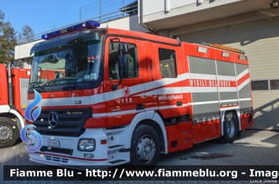 Mercedes-Benz Actros 1841 II serie
Vigili del Fuoco
Comando Provinciale di Forlì-Cesena
AutoPompaSerbatoio allestimento Bai
VF 24453
Parole chiave: Mercedes-Benz Actros_1841_IIserie VF24453 Santa_Barbara_2017