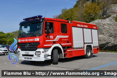 Mercedes-Benz Actros 1841 II Serie
Vigili del Fuoco
Comando Provinciale di Reggio Emilia
Distaccamento Permanente di Castelnovo nè Monti
Allestimento BAI
VF 24489
Parole chiave: Mercedes-Benz Actros_1841_IISerie VF24489