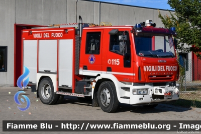 Iveco EuroCargo SuperCity 120E24 II serie
Vigili del Fuoco
Comndo Provinciale di Ferrara
Distaccamento Volontario di Copparo
AutoPompaSerbatoio allestimento Iveco-Magirus
VF 24530
Parole chiave: Iveco EuroCargo_SuperCity_120E24_IIserie VF24530