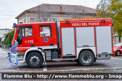 Iveco EuroCargo SuperCity 120E24 II serie
Vigili del Fuoco
Comndo Provinciale di Ferrara
Distaccamento Volontario di Copparo
AutoPompaSerbatoio allestimento Iveco-Magirus
VF 24530
Parole chiave: Iveco EuroCargo_SuperCity_120E24_IIserie VF24530 Santa_Barbara_2022