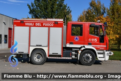 Iveco EuroCargo SuperCity 120E24 II serie
Vigili del Fuoco
Comndo Provinciale di Ferrara
Distaccamento Volontario di Copparo
AutoPompaSerbatoio allestimento Iveco-Magirus
VF 24530
Parole chiave: Iveco EuroCargo_SuperCity_120E24_IIserie VF24530