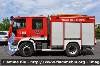 Iveco EuroCargo SuperCity 120E24 II serie
Vigili del Fuoco
Comando Provinciale di Forlì Cesena
Distaccamento Volontario di Savignano del Rubicone
AutoPompaSerbatoio allestimento Iveco-Magirus
VF 24532
Parole chiave: Iveco EuroCargo_SuperCity_120E24_IIserie VF24532