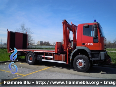 Iveco EuroTrakker 190E35 4x4
Vigili del Fuoco
Comando Provinciale di Bologna
Nucleo Telecomunicazioni
Allestimento TCM
VF 24678
Parole chiave: Iveco EuroTrakker_190E35_4x4 VF24678