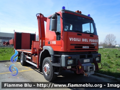 Iveco EuroTrakker 190E35 4x4
Vigili del Fuoco
Comando Provinciale di Bologna
Nucleo Telecomunicazioni
Allestimento TCM
VF 24678
Parole chiave: Iveco EuroTrakker_190E35_4x4 VF24678