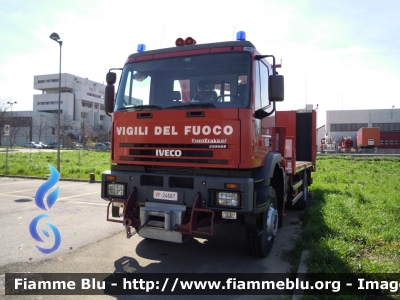 Iveco EuroTrakker 190E35 4x4
Vigili del Fuoco
Comando Provinciale di Bologna
Nucleo Telecomunicazioni
Allestimento TCM
VF 24678
Parole chiave: Iveco EuroTrakker_190E35_4x4 VF24678