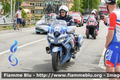 Yamaha FJR 1300 II serie
Polizia di Stato
Polizia Stradale
Allestimento Elevox
POLIZIA G3149
in scorta al Giro d'Italia 2021
Moto "24"
Parole chiave: Yamaha FJR_1300_IIserie POLIZIAG3149 Giro_D_Italia_2021