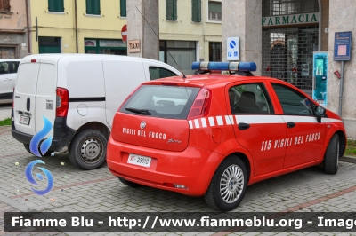 Fiat Grande Punto
Vigili del Fuoco
Comando Provinciale di Ferrara
Distaccamento Volontario di Copparo
VF 25010
Parole chiave: Fiat Grande_Punto VF25010