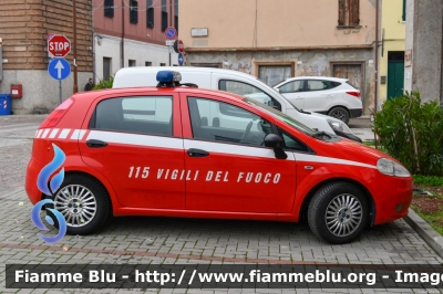 Fiat Grande Punto
Vigili del Fuoco
Comando Provinciale di Ferrara
Distaccamento Volontario di Copparo
VF 25010
Parole chiave: Fiat Grande_Punto VF25010