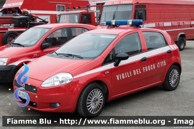 Fiat Grande Punto
Fiat Grande Punto
Vigili del Fuoco
Comando Provinciale di Ravenna
VF 25019
Santa Barbara 2016 Ravenna
Parole chiave: Fiat Grande_Punto VF25019 VF25020 Santa_Barbara_2016