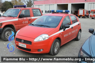 Fiat Grande Punto
Vigili del Fuoco
Comando Provinciale di Ravenna
VF 25020
Santa Barbara 2014 Ravenna
Parole chiave: Fiat Grande_Punto VF25020 Santa_Barbara_2014