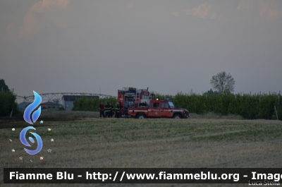 Land Rover Defender 130
Vigili del Fuoco
Comando Provinciale di Ferrara
Distaccamento Volontario di Copparo
Prima fornitura regione Emilia Romagna
VF 25481
Parole chiave: Land-Rover Defender_130 VF25481