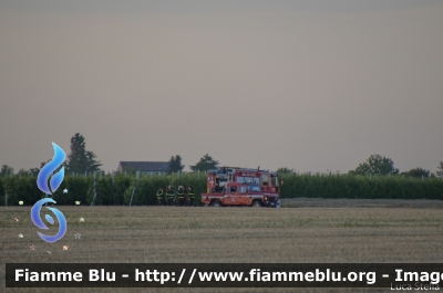 Land Rover Defender 130
Vigili del Fuoco
Comando Provinciale di Ferrara
Distaccamento Volontario di Copparo
Prima fornitura regione Emilia Romagna
VF 25481
Parole chiave: Land-Rover Defender_130 VF25481