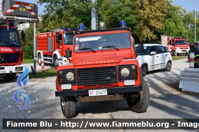 Land Rover Defender 130
Vigili del Fuoco
Comando Provinciale di Modena
Distaccamento Volontario di Mirandola (MO)
Fornitura Regione Emilia Romagna
VF 25477

Parole chiave: Land-Rover Defender_130 VF25477