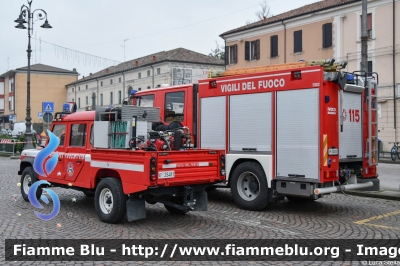 Land Rover Defender 130
Vigili del Fuoco
Comando Provinciale di Ferrara
Distaccamento Volontario di Copparo
Prima fornitura regione Emilia Romagna
VF 25481
Parole chiave: Land-Rover Defender_130 VF25481