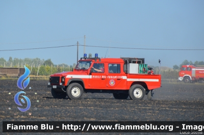 Land Rover Defender 130
Vigili del Fuoco
Comando Provinciale di Ferrara
Distaccamento Volontario di Copparo
Prima fornitura regione Emilia Romagna
VF 25481
Parole chiave: Land-Rover Defender_130 VF22070 VF25481