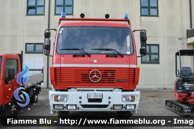 Mercedes-Benz 1838
Vigili del Fuoco
Comando Provinciale di Ferrara
VF 25518
Parole chiave: Mercedes-Benz 1838 VF25518 Befana_2018