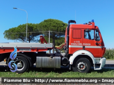 Mercedes-Benz 1838
Vigili del Fuoco
Comando Provinciale di Ferrara
VF 25518
Parole chiave: Mercedes-Benz 1838 VF25518