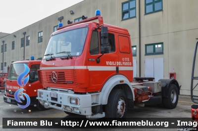 Mercedes-Benz 1838
Vigili del Fuoco
Comando Provinciale di Ferrara
VF 25518
Parole chiave: Mercedes-Benz 1838 VF25518 Befana_2018