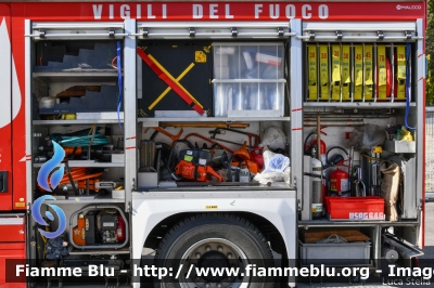 Volvo FL 290 III serie
Vigili del Fuoco
Comando Provinciale di Forlì Cesena
Distaccamento Permanente di Rocca San Casciano
AutoPompaSerbatoio allestimento Bai
Ricondizionato Maleco
VF 25679
Parole chiave: Volvo FL_290_IIIserie VF25679