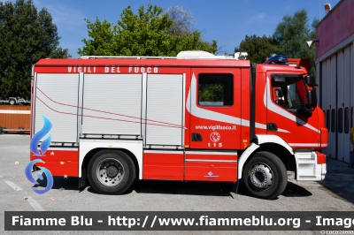 Volvo FL 290 III serie
Vigili del Fuoco
Comando Provinciale di Ravenna
Allestimento BAI
VF 26501
Parole chiave: Volvo FL_290_IIIserie VF26501