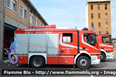 Volvo FL 290 III serie
Vigili del Fuoco
Comando Provinciale di Verona
AutoPompaSerbatoio allestimento BAI
VF 26573
Parole chiave: Volvo FL_290_IIIserie VF26573