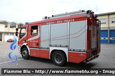 Volvo FL 290 III serie
Vigili del Fuoco
Comando Provinciale di Verona
AutoPompaSerbatoio allestimento BAI
VF 26573
Parole chiave: Volvo FL_290_IIIserie VF26573