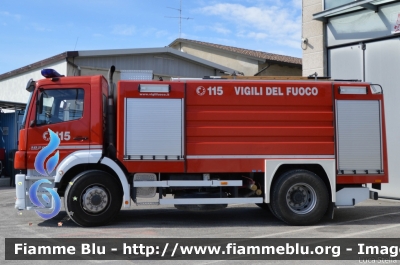 Mercedes-Benz Atego 1828 I serie
Vigili del Fuoco
Comando Provinciale di Ferrara
Distaccamento Volontario di Bondeno (FE)
AutoBottePompa allestimento Bai 
Ricondizionata Carrozzeria Fortini
VF 26574
Parole chiave: Mercedes-Benz Atego_1828_Iserie VF26574